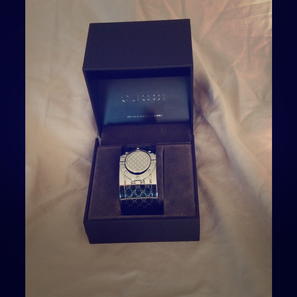 *Gucci Watch with Bracelet Option*